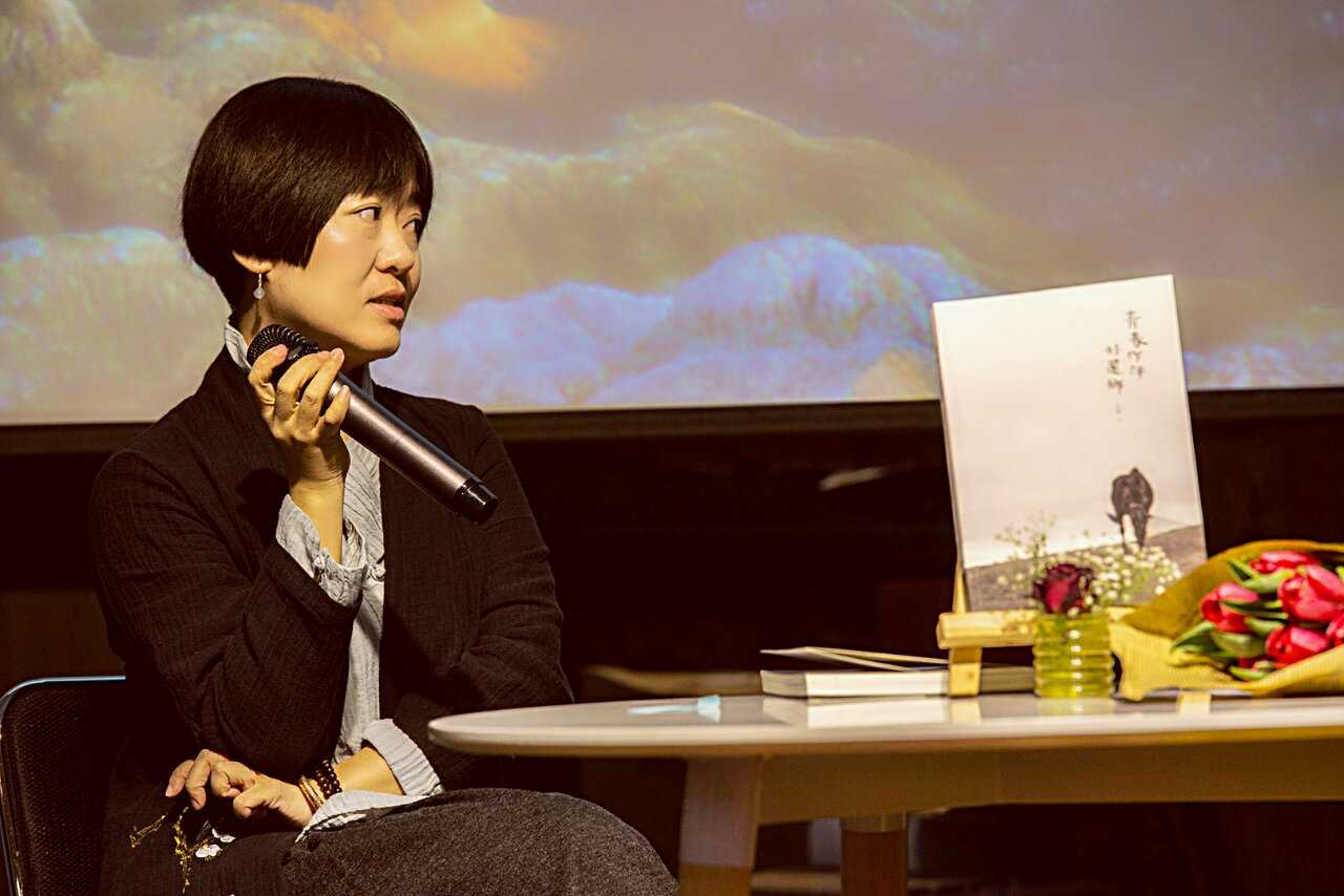 2017年元月14号(周六)美女作家山友依米—肖瑶 新书《青春做伴好还乡