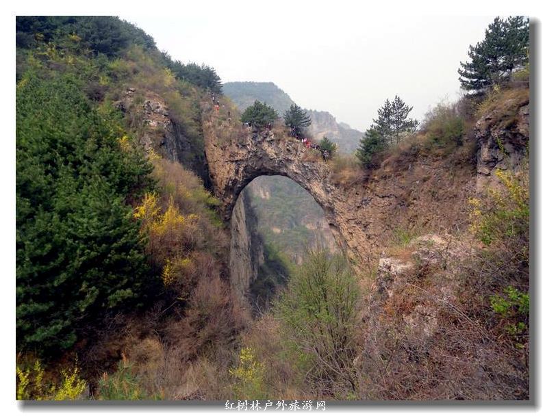 开始穿越英姑峡;线路是从天桥村经猫路到天生桥,猫路,自古以来是壶关