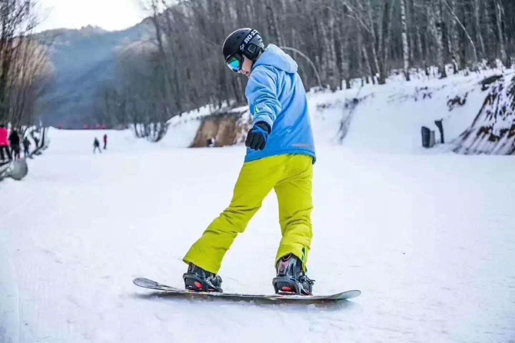 競技滑雪單雙板旗門訓練提高技術水平