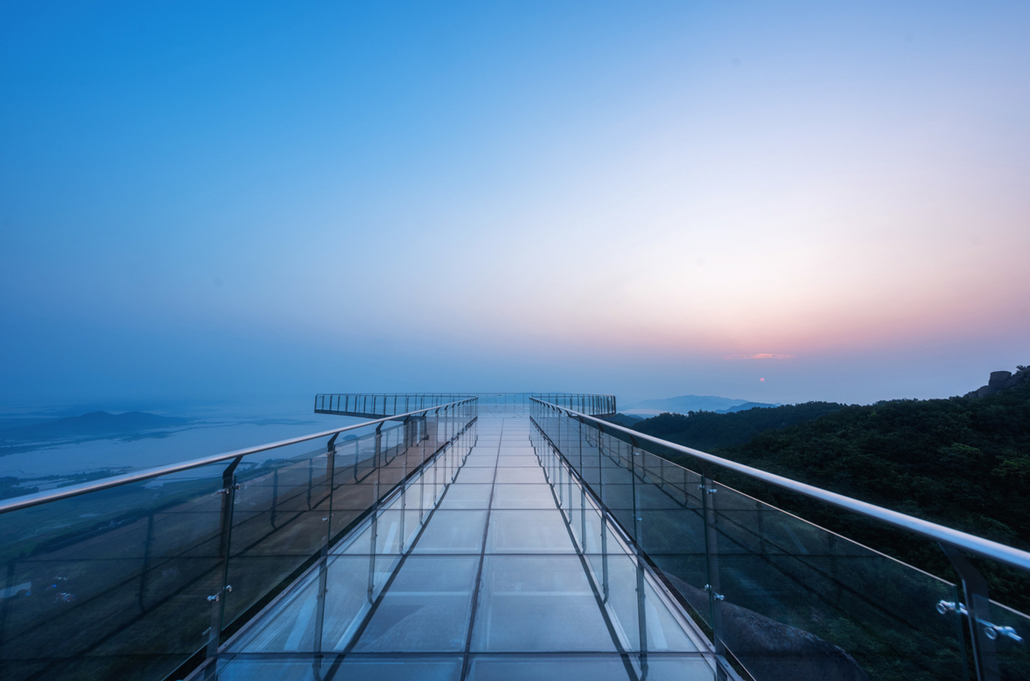 巨石山2日游   有520米海拔高度 520度天空绝景 巨石山520玻璃观景台