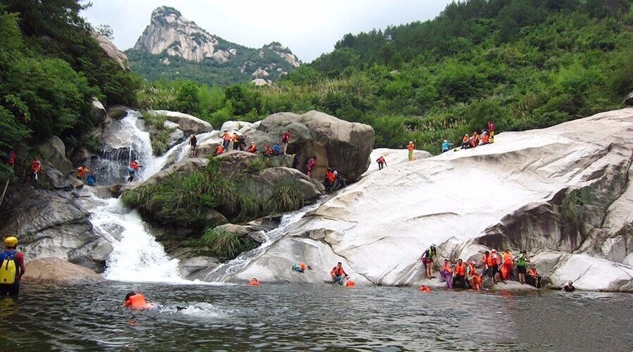 麻城龙潭冲溯溪图片