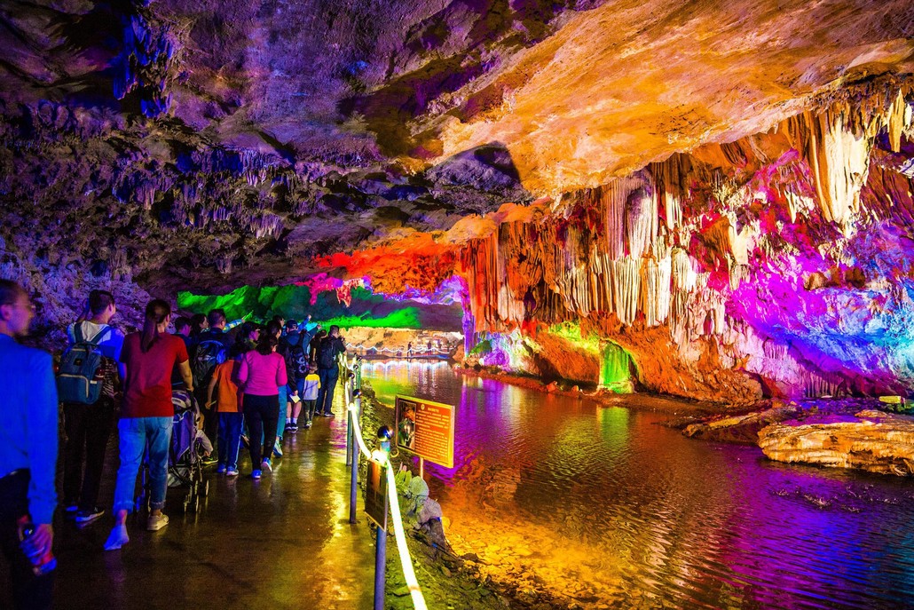惠游湖北9月5号通山隐水洞大汉皇族村免票一日游