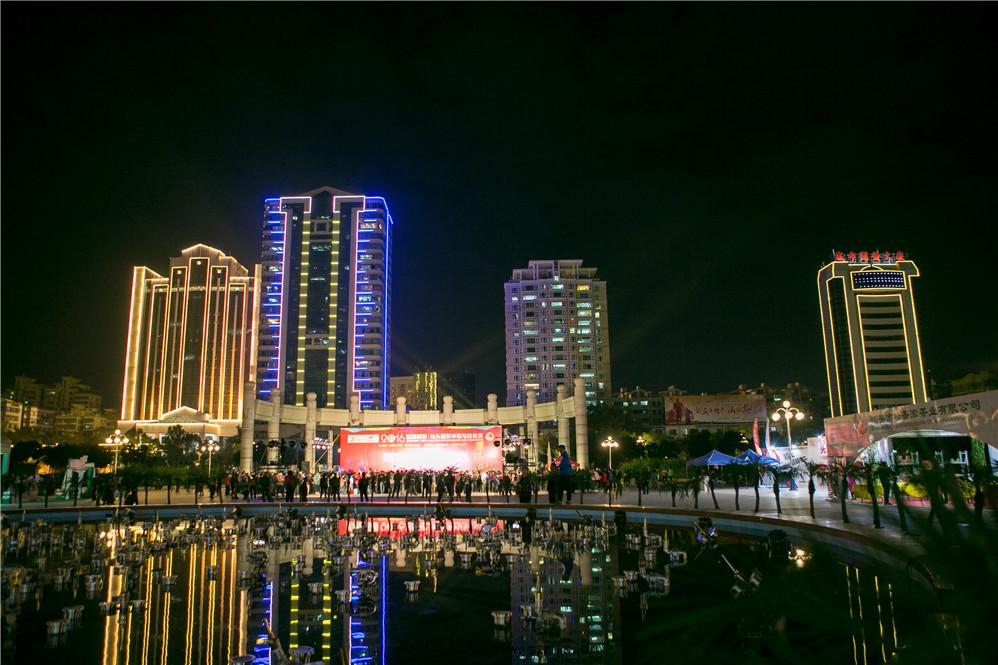 相片详情 - 2016猛狮科技61汕头国际半程马拉松赛 - 创文在路上