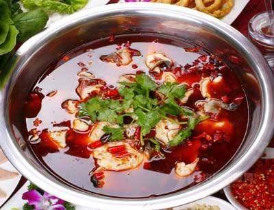 9元抢红汆兔火锅兔4人套餐,1斤鲜兔 6素 锅底油碟 米饭.