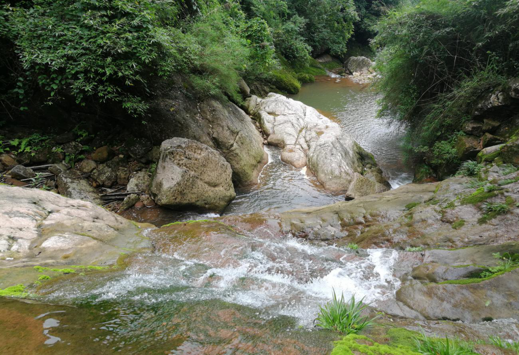 【弯弓崖】耍水纳凉,轻徒步一日游