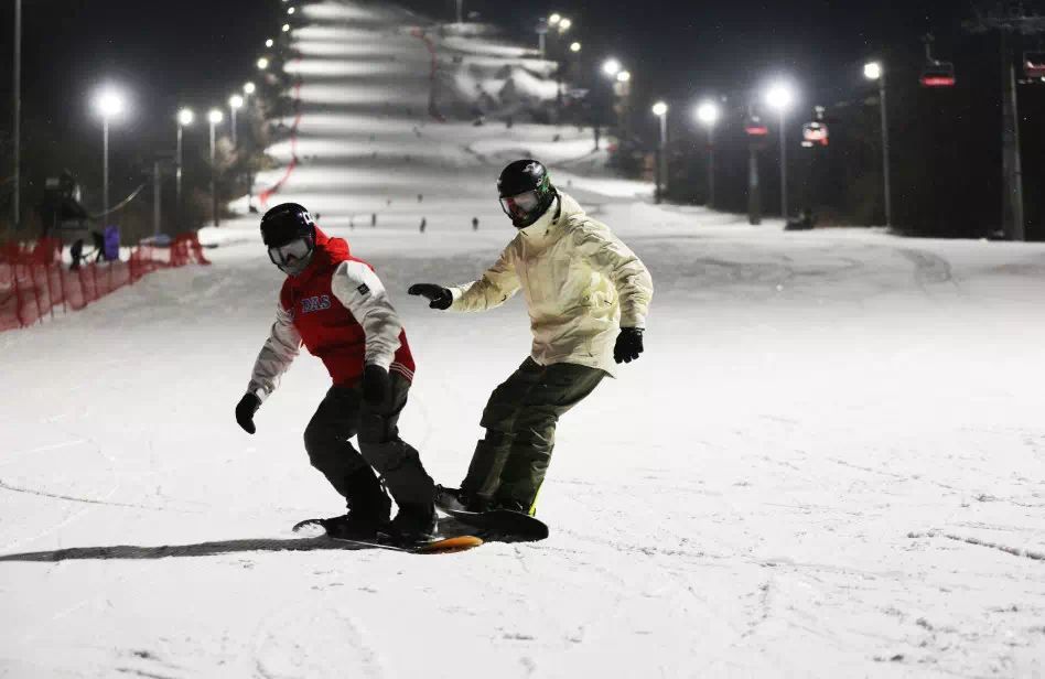 滑雪61夜滑来袭|怀北国际滑雪场,带您体验夜间滑雪的速度于激情