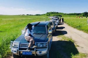 周末2天【锡林郭勒】越野连穿锡林郭勒-乌兰布统无人区-浑善达克沙地-多伦湖-盛大篝火&音乐&烟花晚会！