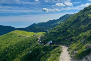 1天｜北灵山｜徒步空中草原&连绵不断群山峻峻-高山草甸10公里徒步穿越