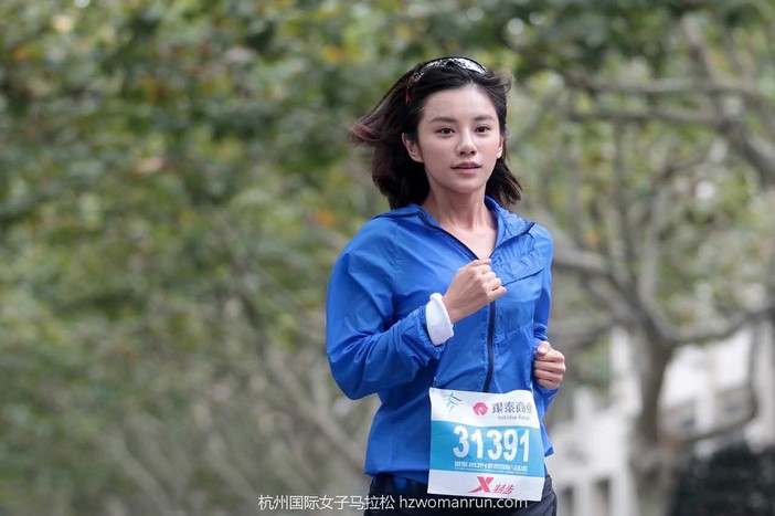 杭州国际女子马拉松形象大使伊一:人生有很多问题,跑步会给你答案
