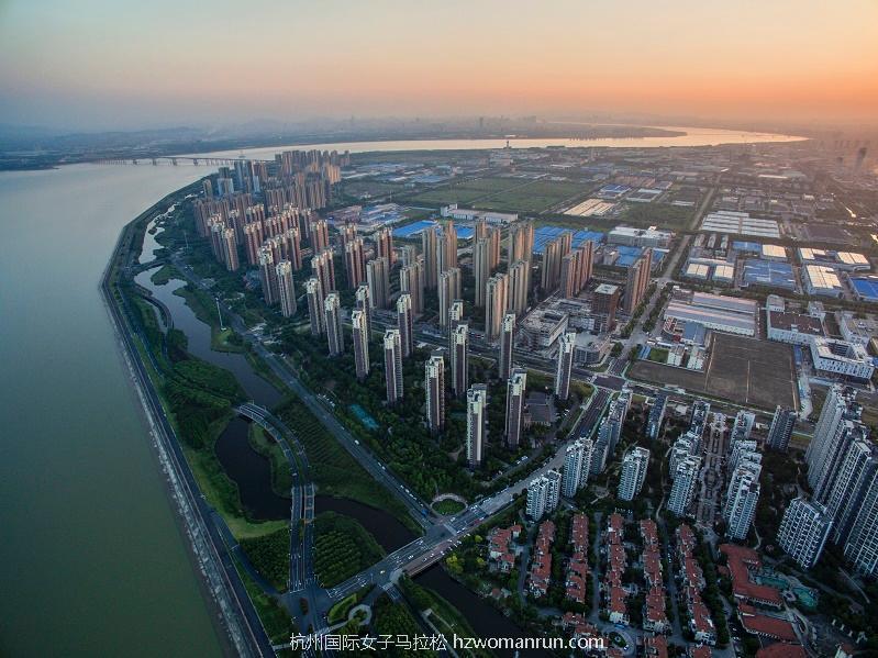 12月还是杭州下沙的最佳观鸟季,跑马极有可能和鸟群来一次邂逅.