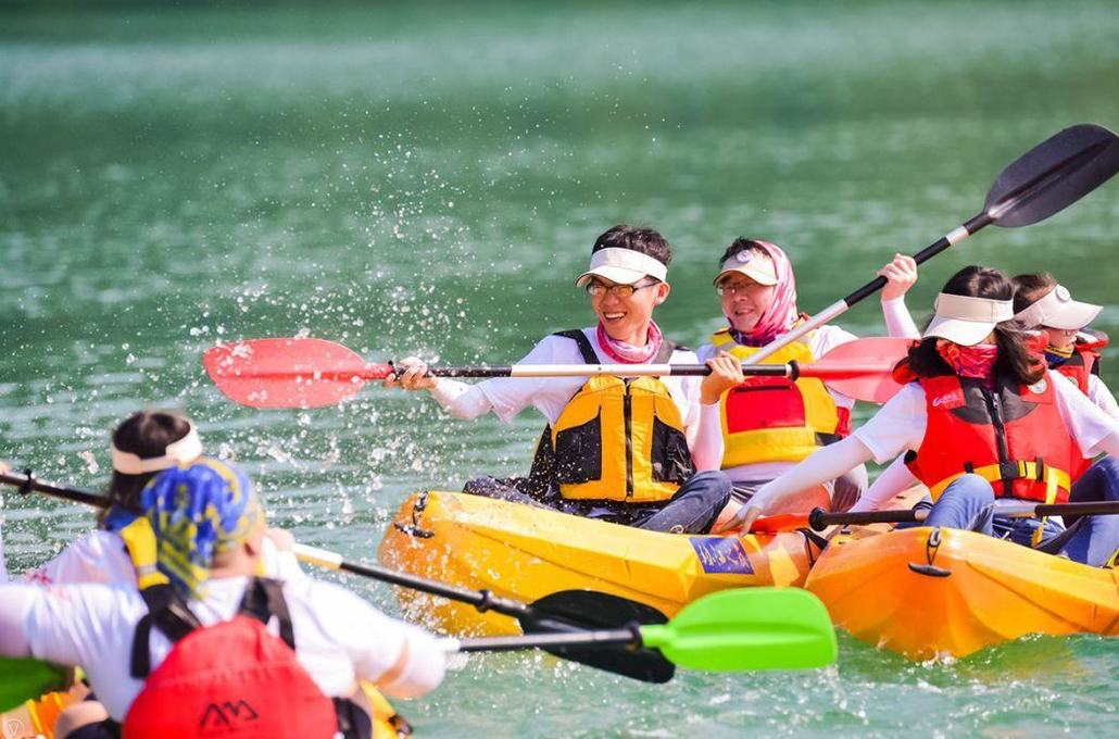 市内玩乐东湖之上武汉市水上运动基地皮划艇休闲游玩体