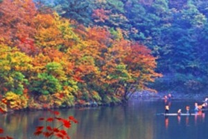 风筝领队10月7-13日【金秋红叶 · 璀璨吉辽精华摄影7日游 】 白山湖-驯鹿园-长白山-花山溪谷-中朝鸭绿江畔-五女山日出