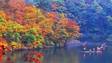 风筝领队10月7-13日【金秋红叶 · 璀璨吉辽精华摄影7日游 】 白山湖-驯鹿园-长白山-花山溪谷-中朝鸭绿江畔-五女山日出