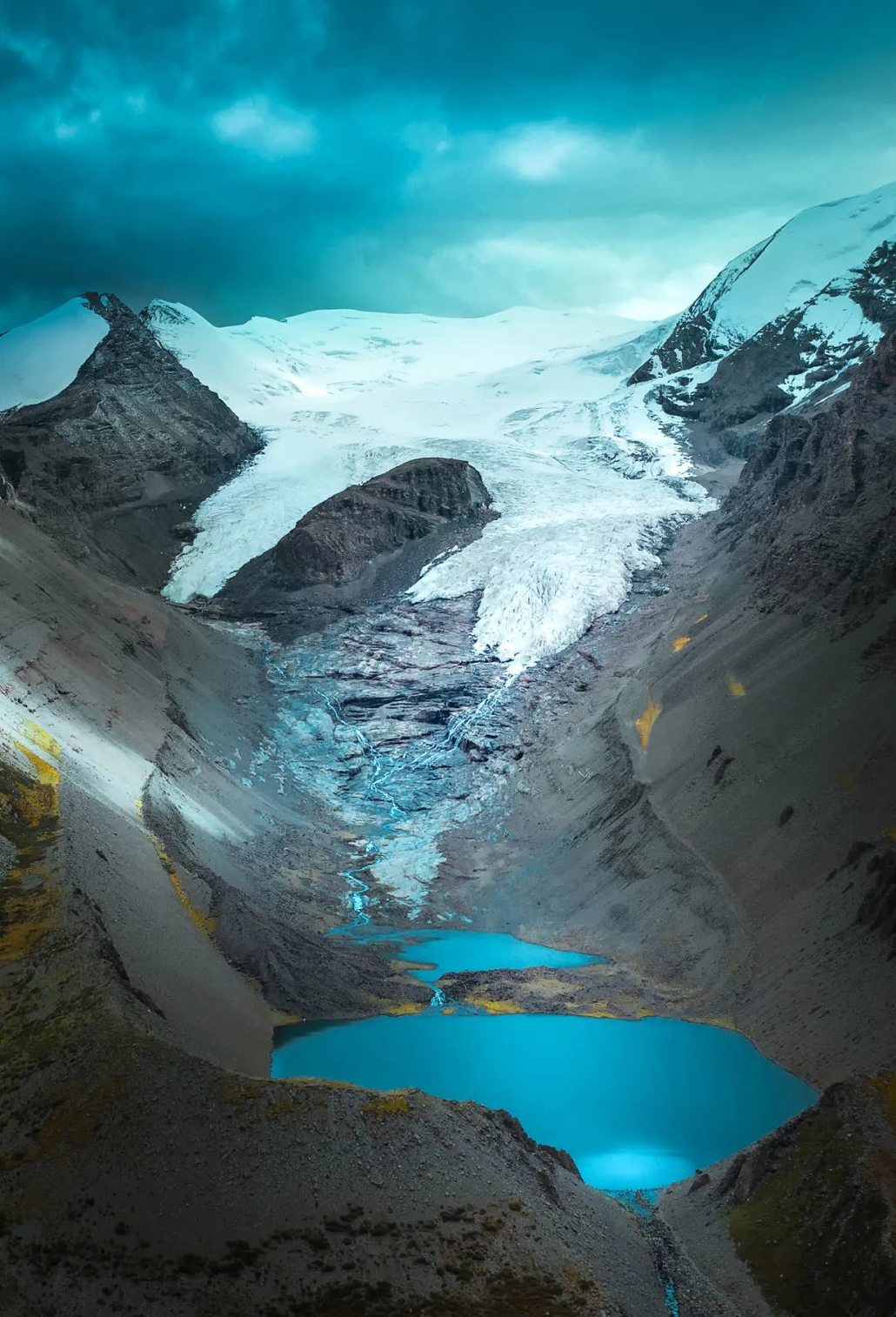 卡若拉冰川,像一个白色的冰雪梦