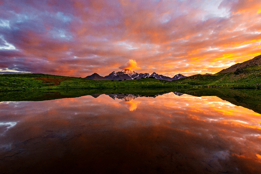 去四姑娘山看海「八角棚海子3日线路」
