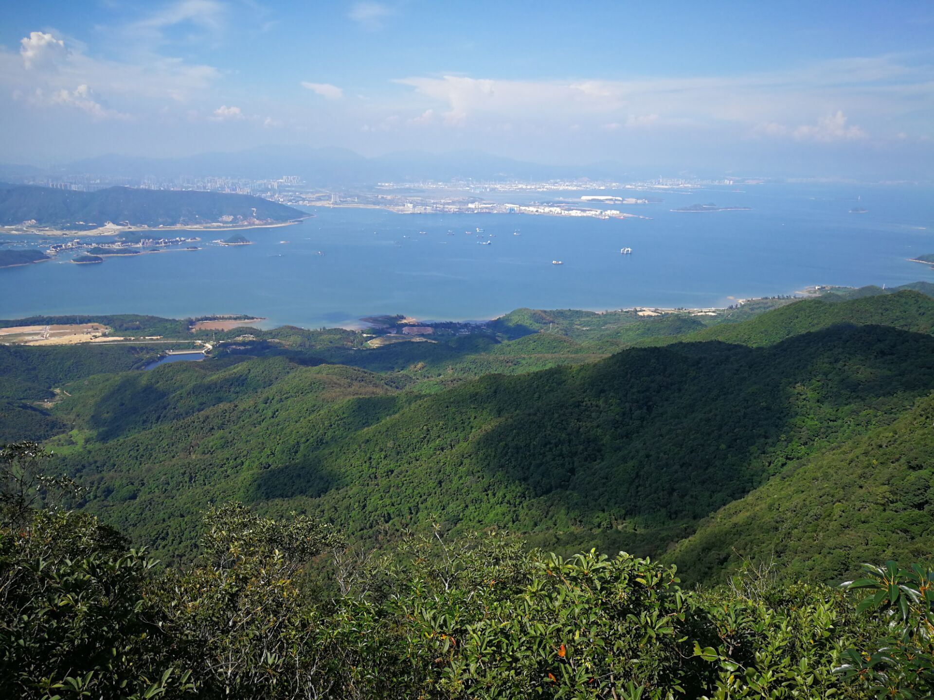 排牙山位于深圳市龙岗区大鹏镇,是深圳户外山脉里风景最佳的线路之一