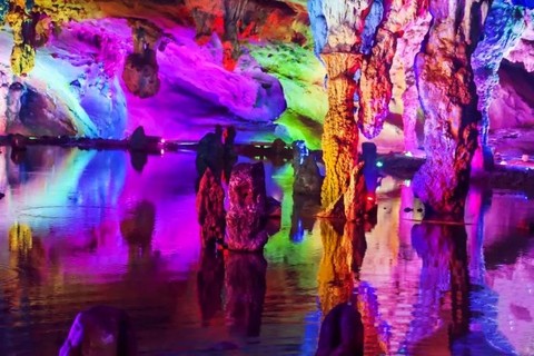 周末峡天下云天渡玻璃吊桥天龙滑道飞天魔毯云海千年燕窝洞竹筏游江5a