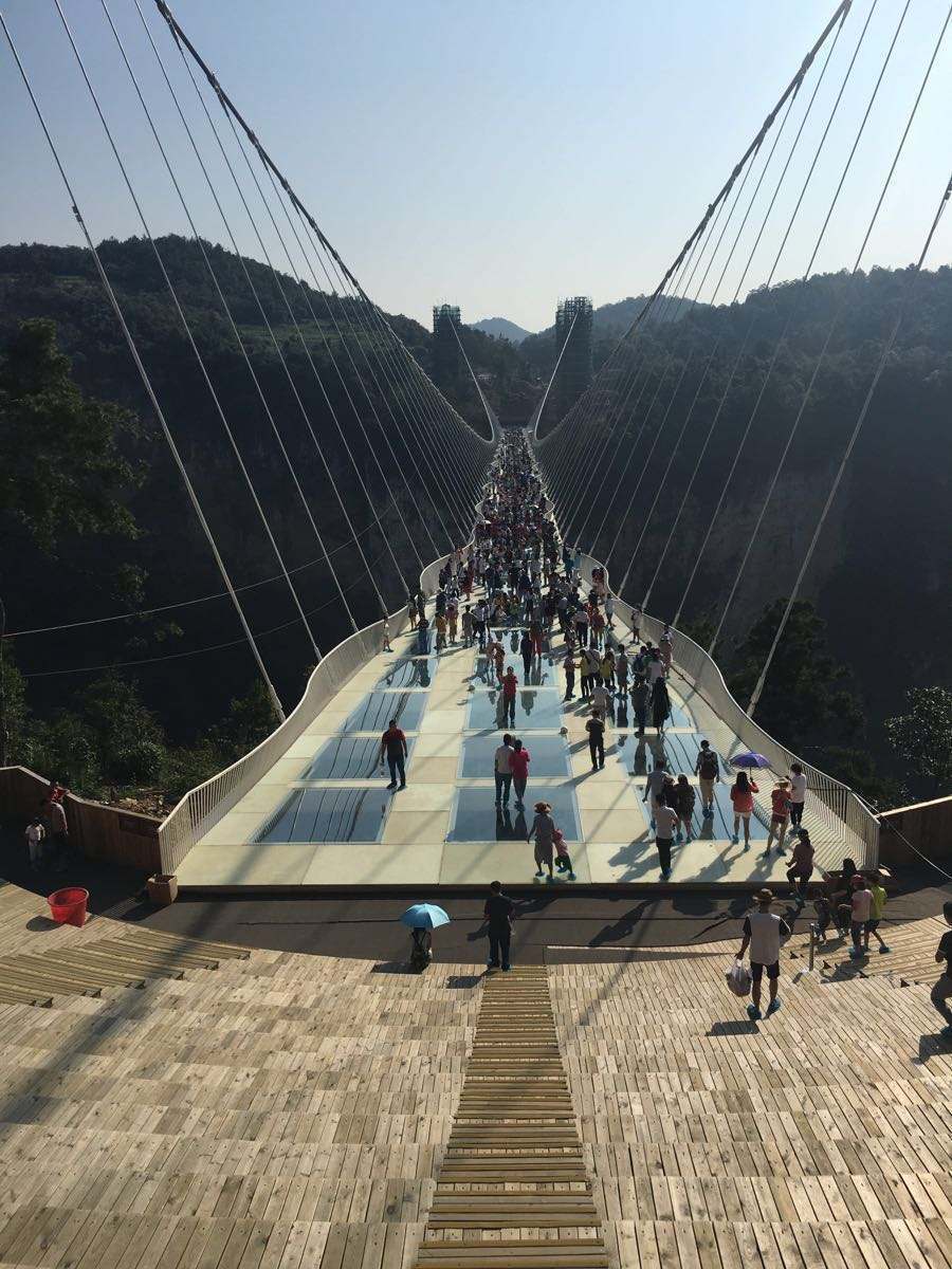 刺激恐怖的玻璃桥