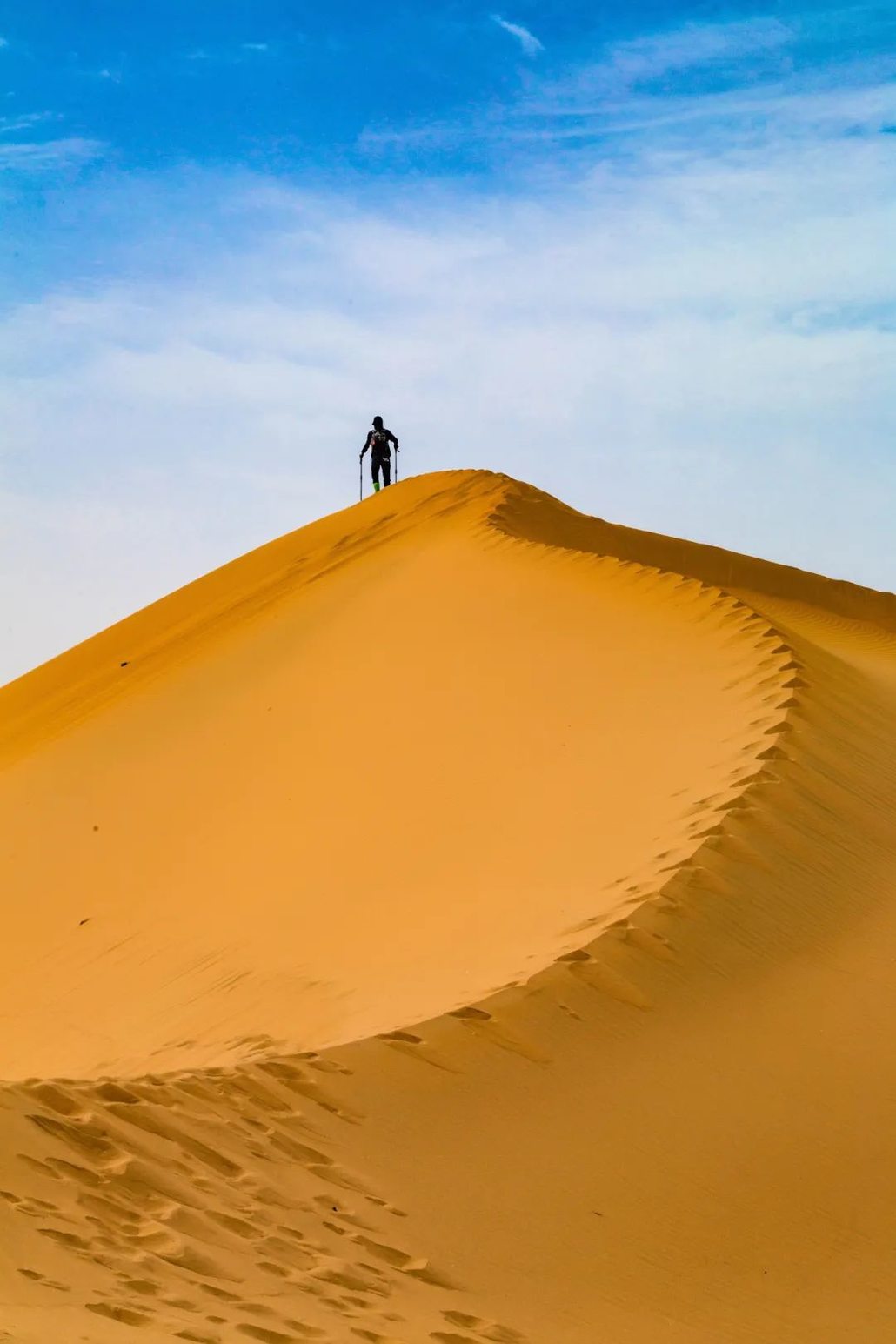 1-10.4腾格里沙漠徒步 |梦想·不折·无畏 52km -五湖连穿