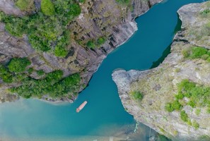 已成团【关注视频号特价439】5.2-5.4诗画楠溪江+雁荡山，打卡林坑古村-永嘉书院-灵峰-方洞穿灵岩