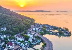 【4.25周六上海白领交友-休闲徒步游玩腐败团】休闲徒步6KM穿越苏州太湖东山+掼蛋交友，俯瞰湖光山色~