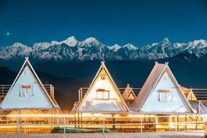 【大美四牛-5天】半山彩林半山雪  四姑娘山双桥沟+牛背山+亚拉雪山+中路藏寨+野墨石+红海子+泸定桥。