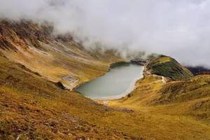 【登山|阿尔沟龙池-1天】秋色阿尔沟，徒步打卡龙池海子赢奖牌。