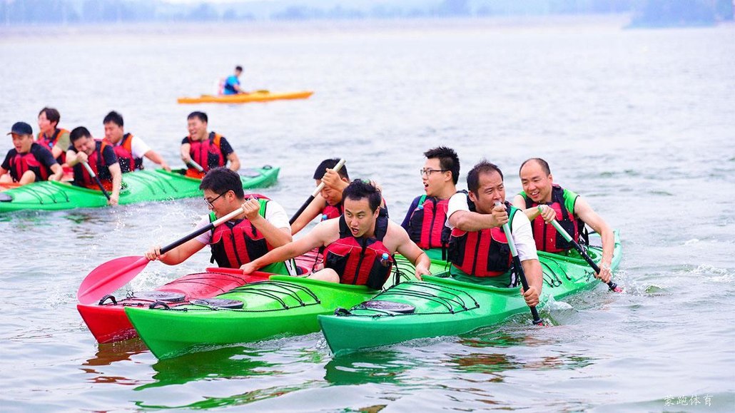 沂河湖心岛皮划艇团建