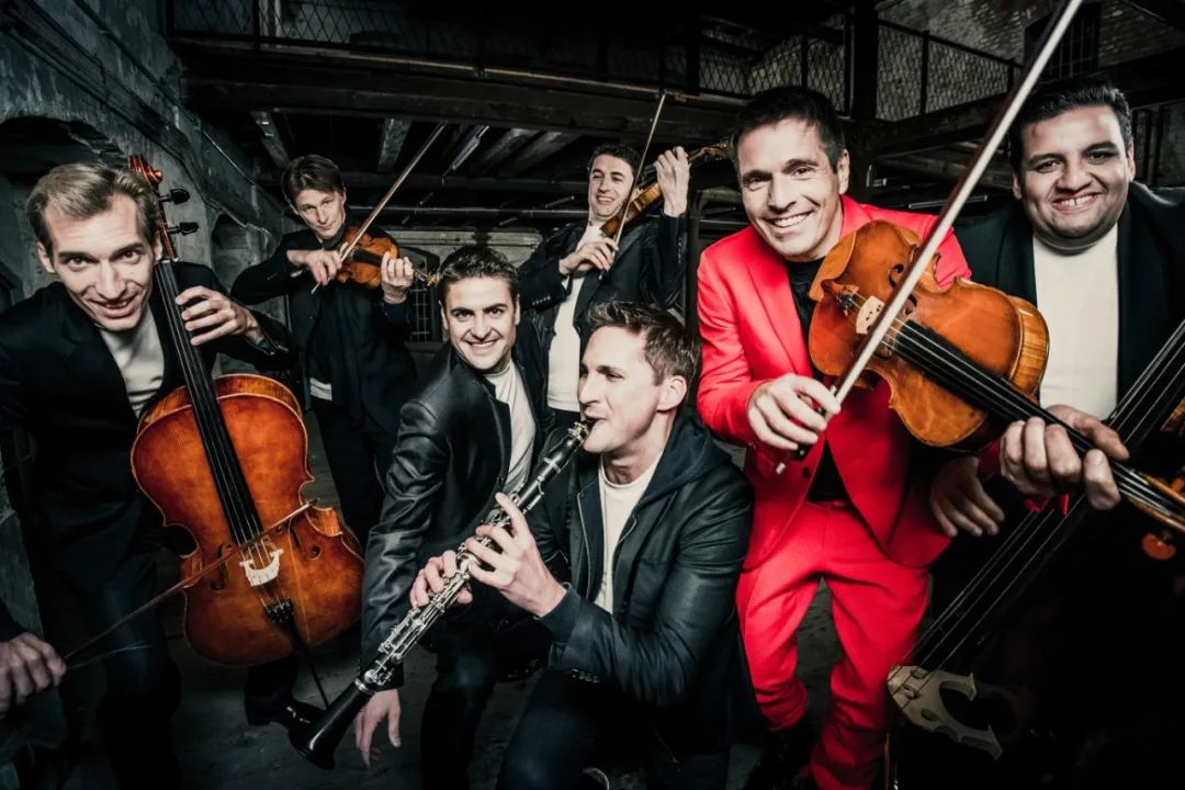 PHILHARMONIX Portrait 1 MidRes (C)Max Parovsky(1).jpg