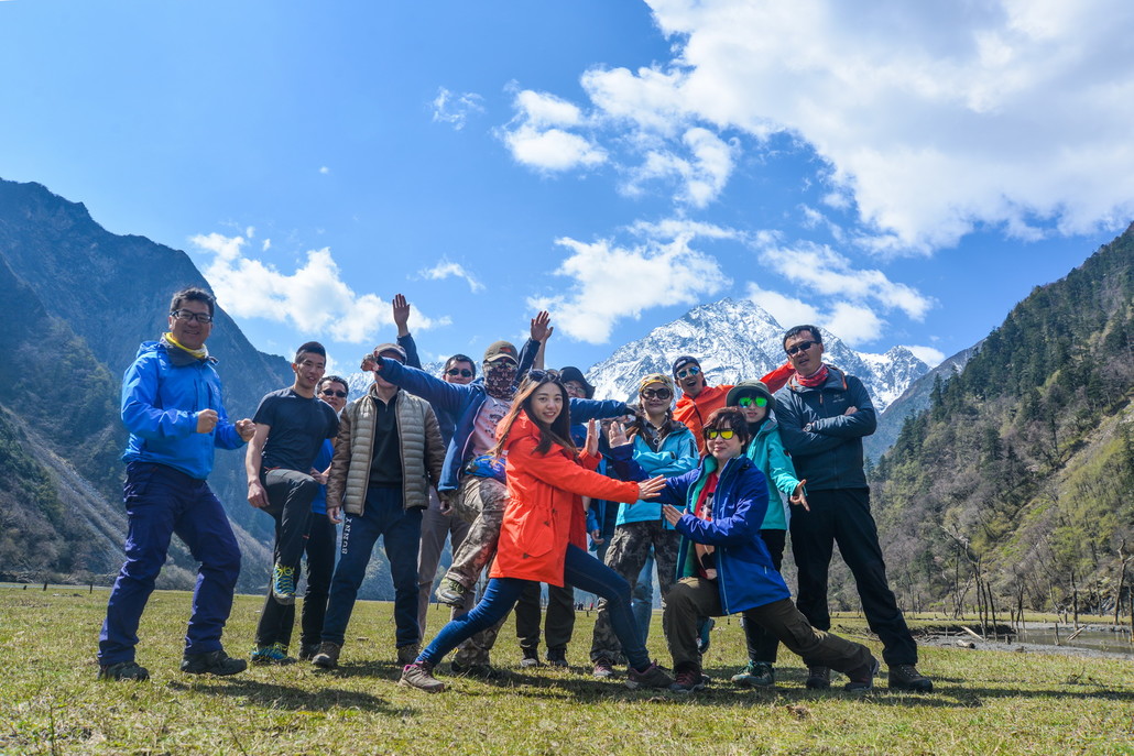 还有团队秀 这么好的天气不能缺了集体照