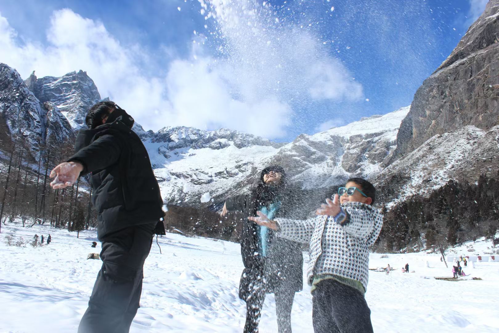 1764840569620937.jpg 1739238135168966.jpg