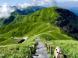 成团，特价308起，5.1晚-5.3轻装反穿武功山，绿色武功山，遇见最美武功山路线，看日出日落云海星空