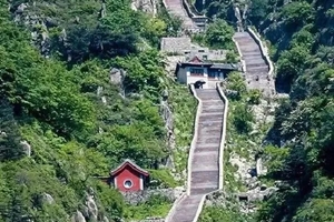 日出云海感受星空下的壮丽山河，巅峰相见，尽揽五岳之尊