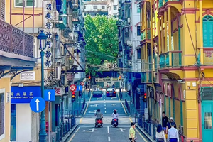 【粤港澳夏令营】访名校、观科技、亲自然、见人文，玩转双乐园、感受粤港澳璀璨文化！