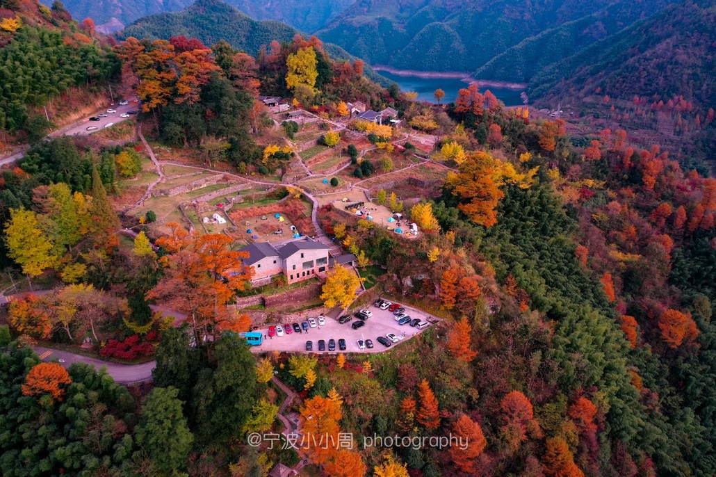 航拍大片江南百英里赛道上的四明山云雾秋色美翻了