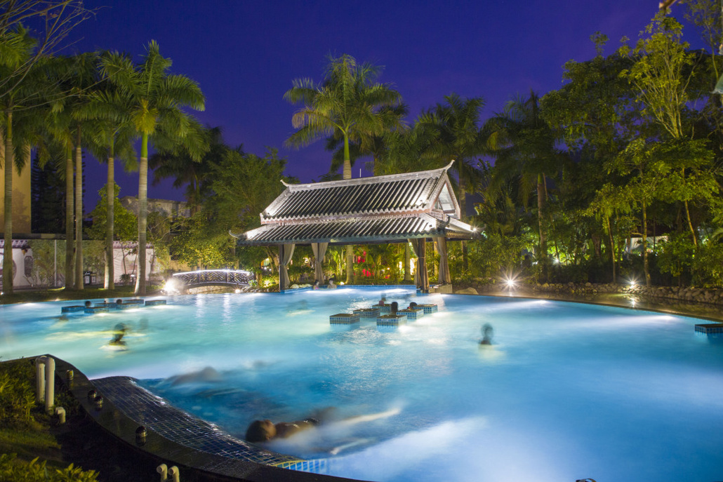 【玩海大师plus】御水古温泉 潜梦岛 鼎龙湾 湛江双飞4天3晚体验粤西