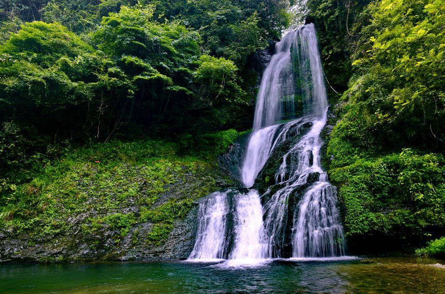 徒步三瀑三潭打鼓岭,深入皖南小九寨,山青水秀小众之地,人少景美悠闲